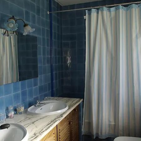 3 Bedroom House With Garden * Afife