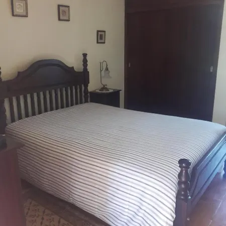 Holiday home 3 Bedroom House With Garden